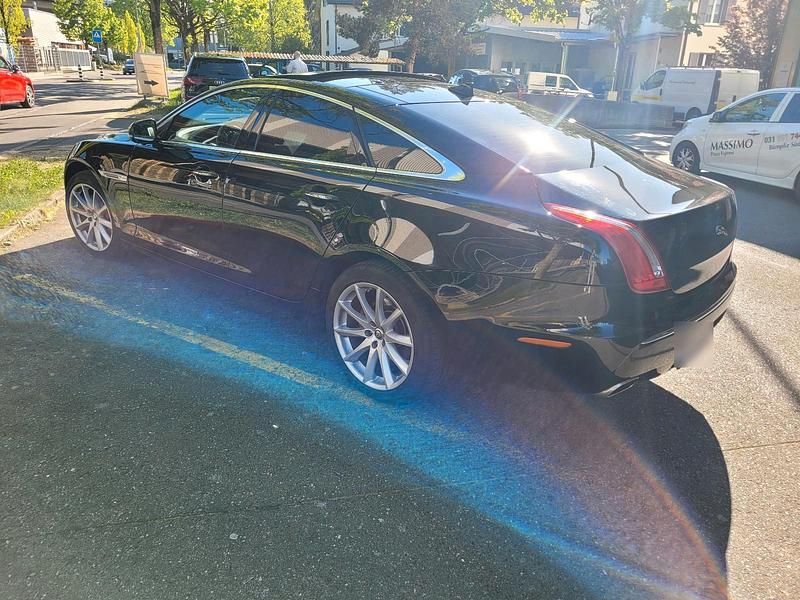 Gebraucht Jaguar XJ 275 PS (202 kW) 2013 Schwarz Limousine