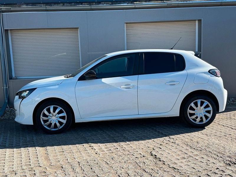 Gebraucht Peugeot 208 Active 102 PS (75 kW) 2022 Weiß Kleinwagen