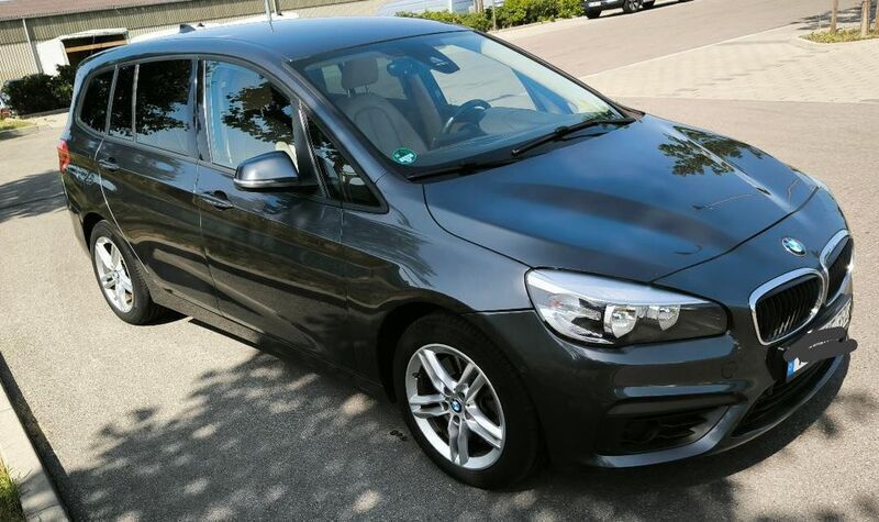 Grau Gebraucht 2016 BMW 220 Gran Tourer M Sport Van / Kleinbus | 13.100 € (Superpreis) - Bild 1/4