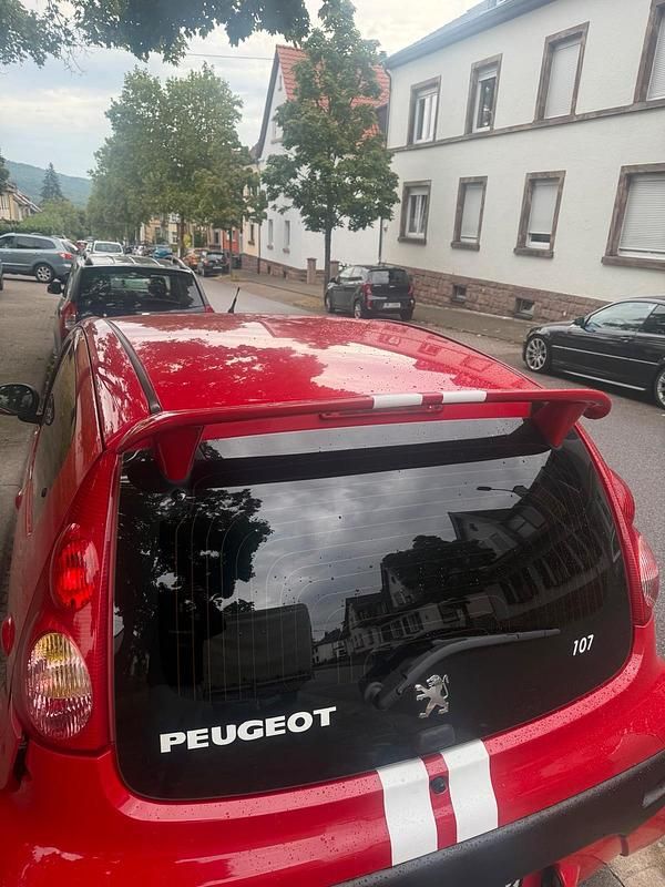 Rot Gebraucht 2006 Peugeot 107 Kleinwagen | 2.500 € (Teuer) - Bild 1/4