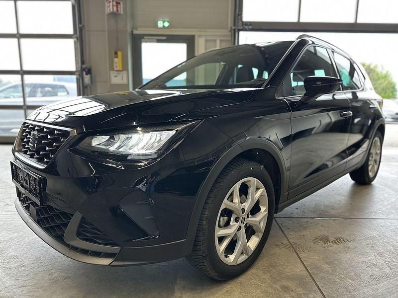 Schwarz Gebraucht 2024 Seat Arona FR SUV | 19.200 € (Guter Preis) - Bild 1/4