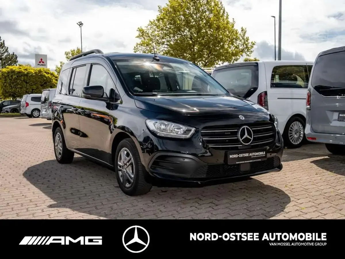 Gebraucht Mercedes T160 Style 102 PS (75 kW) 2024 Loparitschwarz metallic Van / Kleinbus