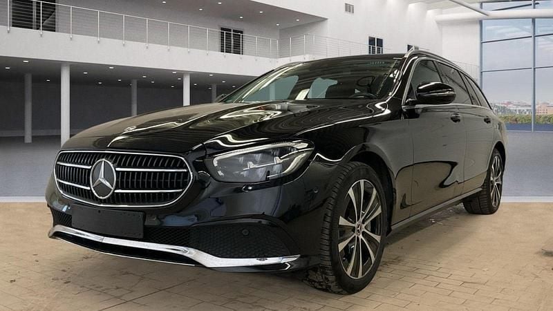 Gebraucht Mercedes E300 Avantgarde 306 PS (225 kW) 2021 Schwarz Kombi
