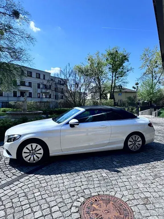 Second-hand Mercedes C220 170 CP (125 kW) 2018 Alb Cabrio