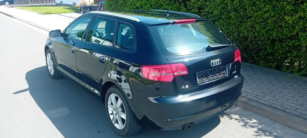 Gebraucht Audi A3 Attraction 125 PS (91 kW) 2013 Schwarz Limousine