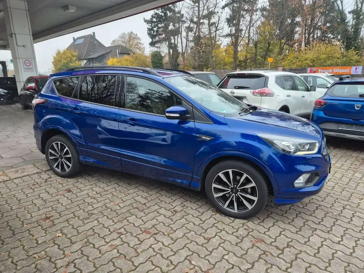 Gebraucht Ford Kuga ST-Line 150 PS (110 kW) 2017 Blau SUV