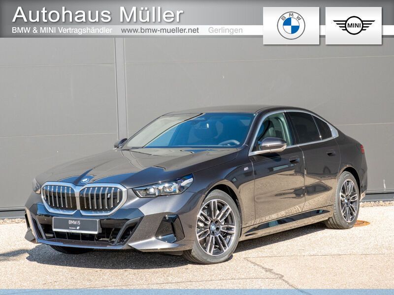Sophistograu brillanteffekt Gebraucht 2025 BMW i5 M Sport Limousine | 69.980 € - Bild 1/4