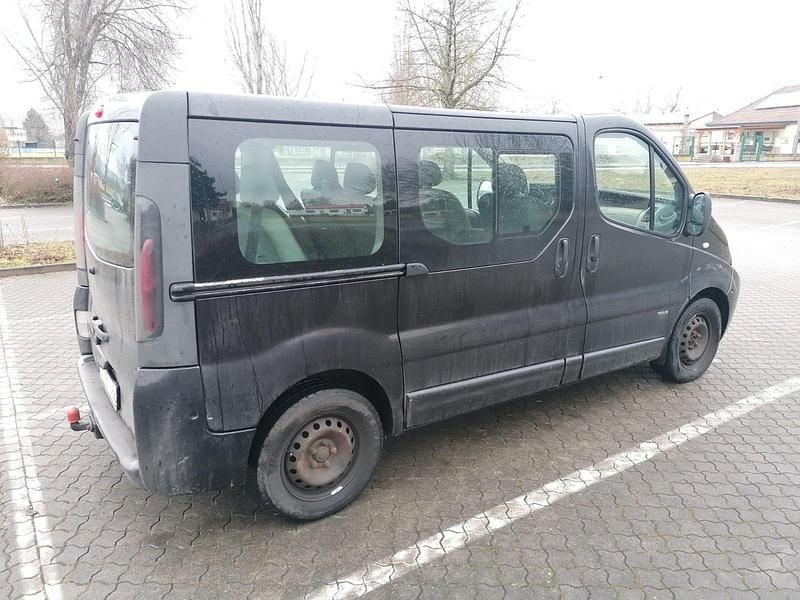 Gebraucht Opel Vivaro 135 PS (99 kW) 2006 Schwarz Van / Kleinbus