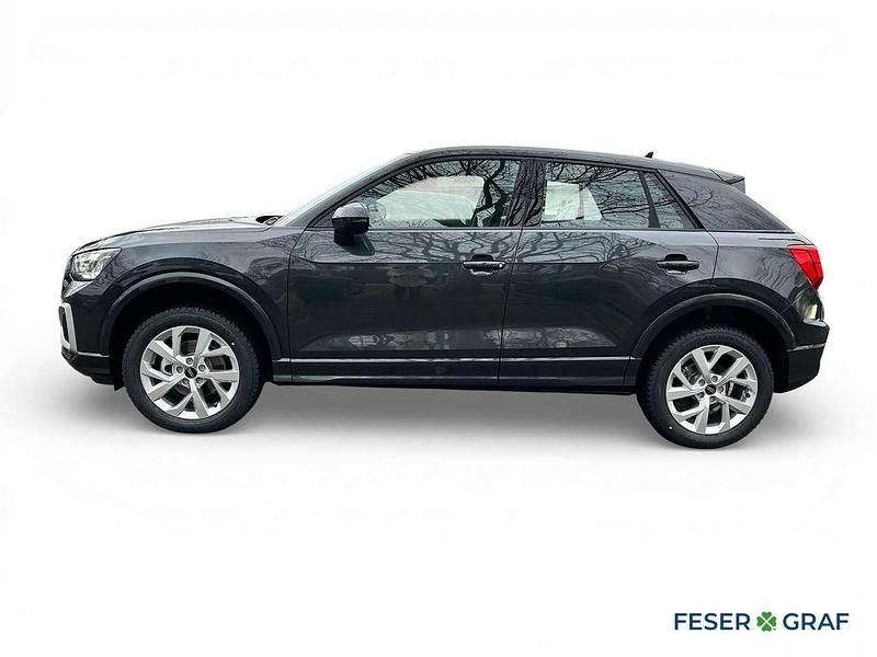 Neu Audi Q2 Advanced Plus 150 PS (110 kW) 2025 Manhattangrau metallic SUV