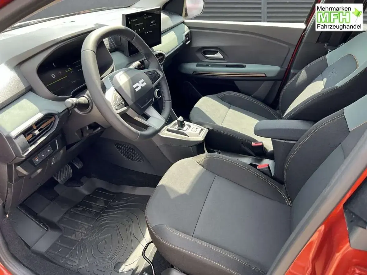 Neu Dacia Jogger Extreme 122 PS (89 kW) 2026 Terracottabraun Van / Kleinbus
