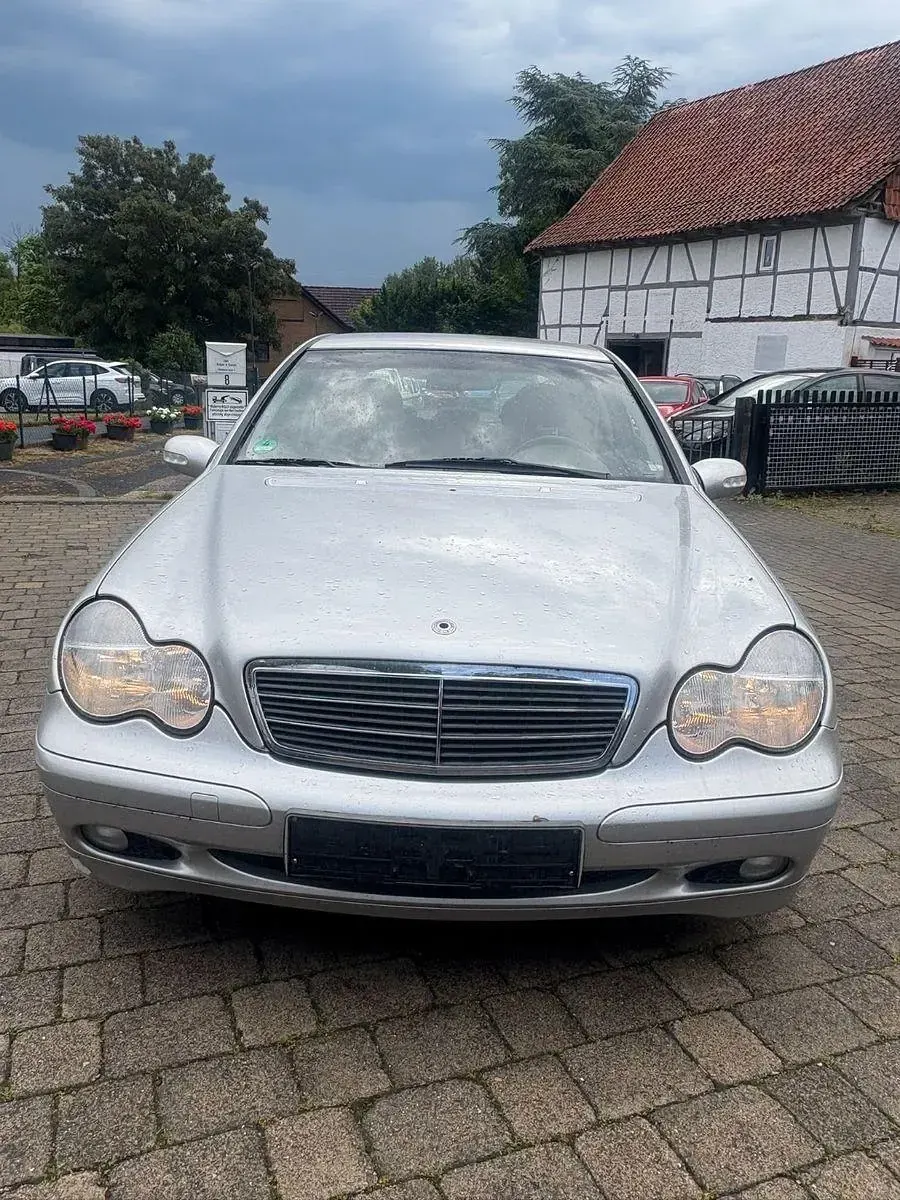 Gebraucht Mercedes C200 163 PS (119 kW) 2003 Silber Limousine
