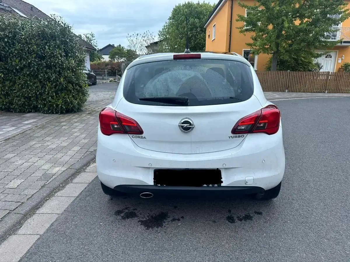 Gebraucht Opel Corsa 101 PS (74 kW) 2014 Weiß Kleinwagen