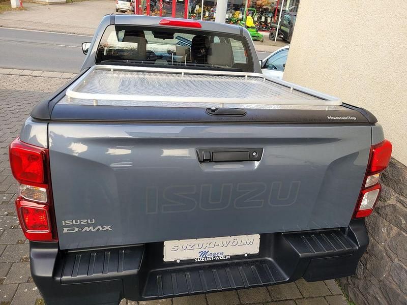 Gebraucht Isuzu D-Max 163 PS (119 kW) 2024 Islay gray Abholung