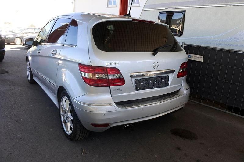 Gebraucht Mercedes B170 116 PS (85 kW) 2009 Silber Van / Kleinbus