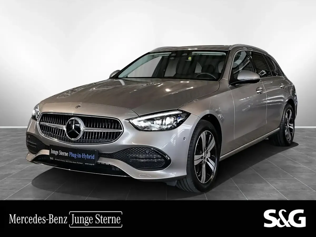Gebraucht Mercedes C300e Avantgarde 204 PS (150 kW) 2023 Kombi