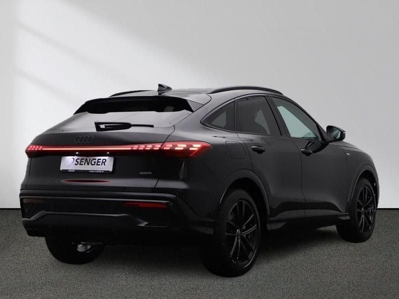Neu Audi Q5 Sportback Sport 204 PS (150 kW) 2025 Mythosschwarz SUV