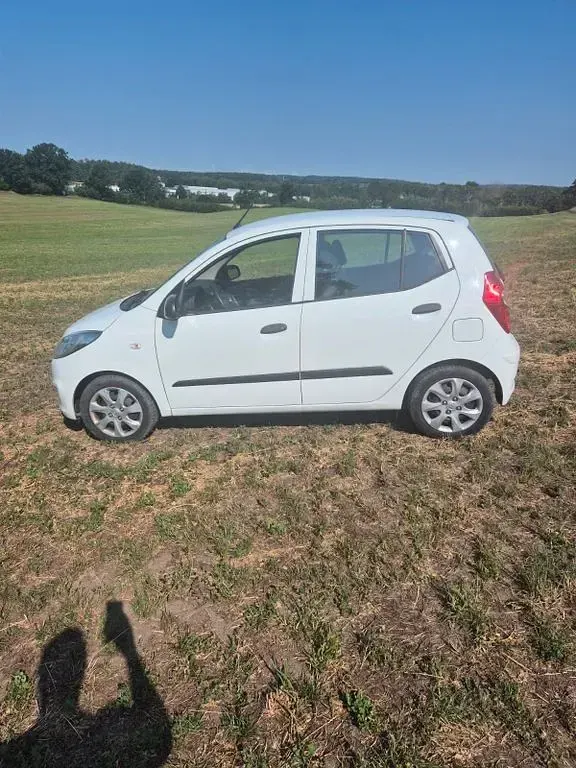 Gebraucht Hyundai i10 Classic 69 PS (50 kW) 2013 Weiß Kleinwagen