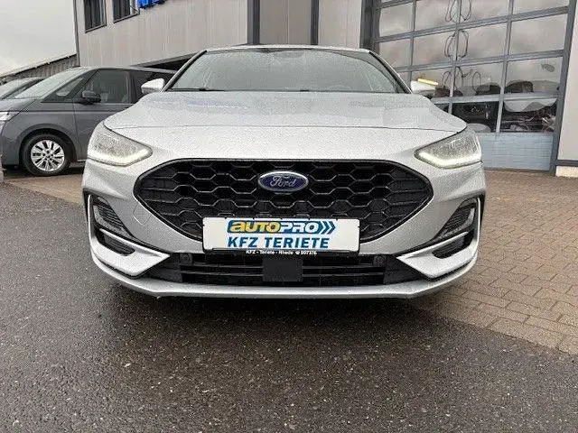 Gebraucht Ford Focus ST-Line 116 PS (85 kW) 2025 Polarsilber metallic Limousine