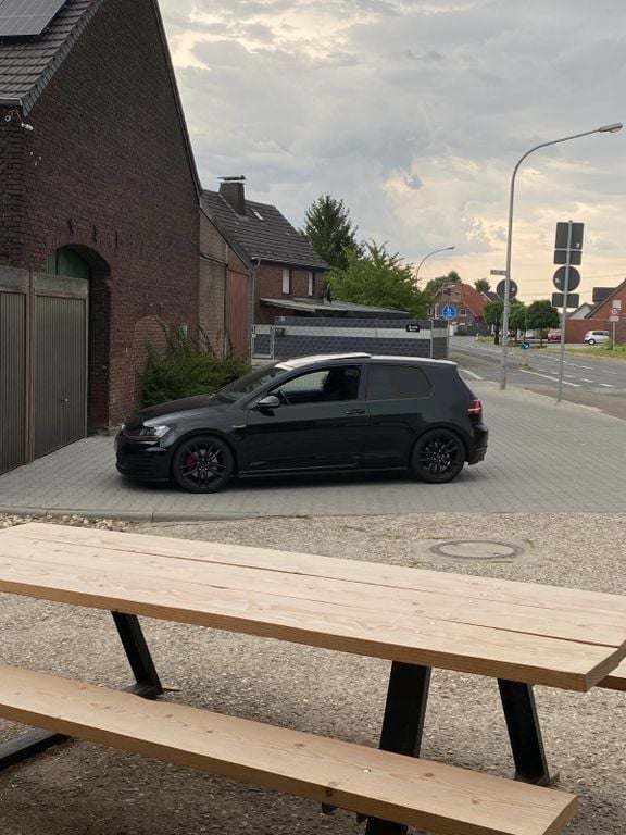 Schwarz Gebraucht 2015 VW Golf VII GTI Limousine | 15.000 € (Guter Preis) - Bild 1/4
