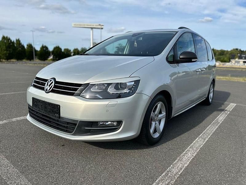 Silber Gebraucht 2012 VW Sharan Highline Van / Kleinbus | 11.100 € (Fairer Preis) - Bild 1/4