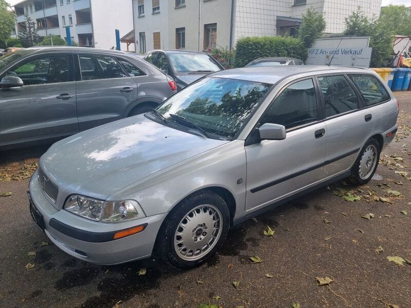 Gebraucht 2000 Volvo V40 Kombi | 2.850 € - Bild 1/4