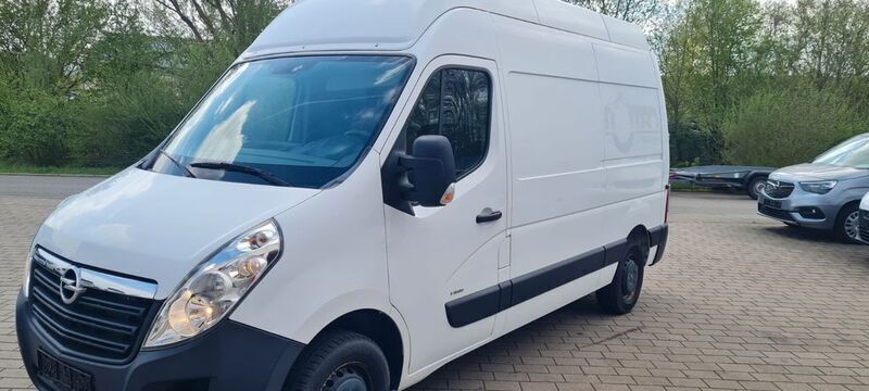 Mineral/polar weiss (055p) Gebraucht 2018 Opel Movano Van | 13.900 € (Superpreis) - Bild 1/4