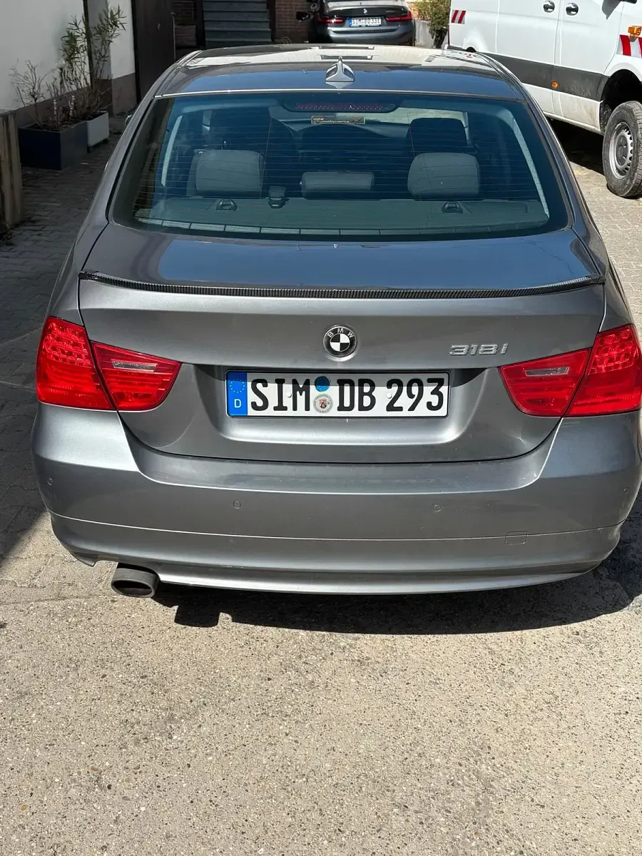 Gebraucht BMW 318 143 PS (105 kW) 2009 Limousine