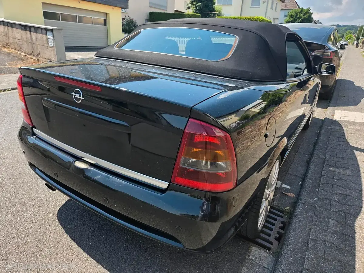 Gebraucht Opel Astra 147 PS (108 kW) 2026 Schwarz Cabrio