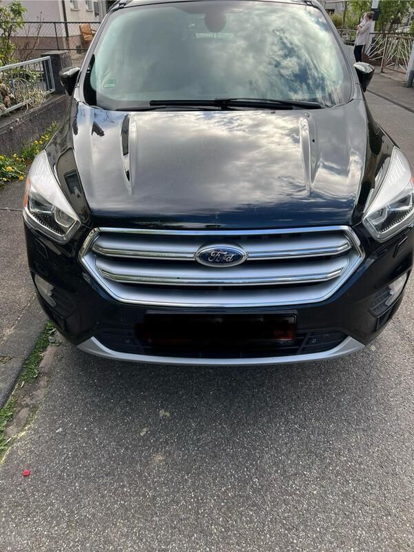 Schwarz Gebraucht 2017 Ford Kuga SUV | 15.000 € - Bild 1/4
