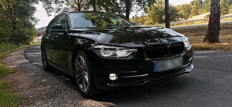 Schwarz Gebraucht 2016 BMW 318 Sport Line Kombi | 9.990 € (Guter Preis) - Bild 1/4