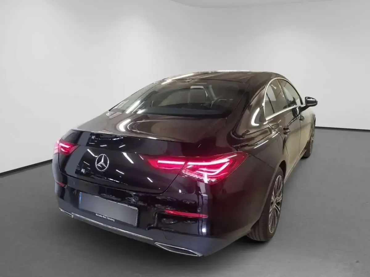 Gebraucht Mercedes CLA200 Progressive 163 PS (119 kW) 2023 Schwarz Coupé