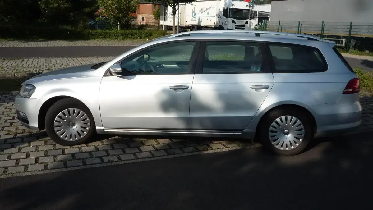 Gebraucht VW Passat 140 PS (102 kW) 2012 Silber Kombi