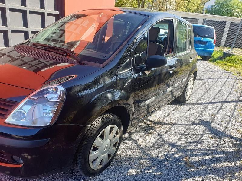 Używany Renault Modus Avantage 75 KM (55 kW) 2007 Czarny Minivan