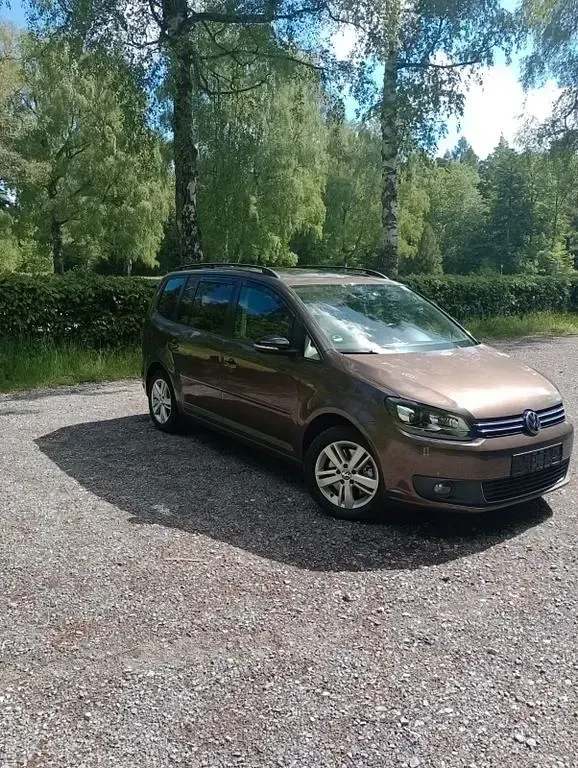 Używany VW Touran Match 140 KM (102 kW) 2012 Brązowy Minivan