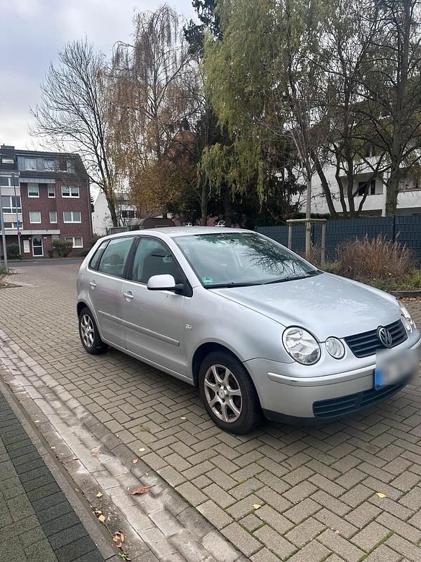 Grau Gebraucht 2002 VW Polo Kleinwagen | 3.200 € (Fairer Preis) - Bild 1/4