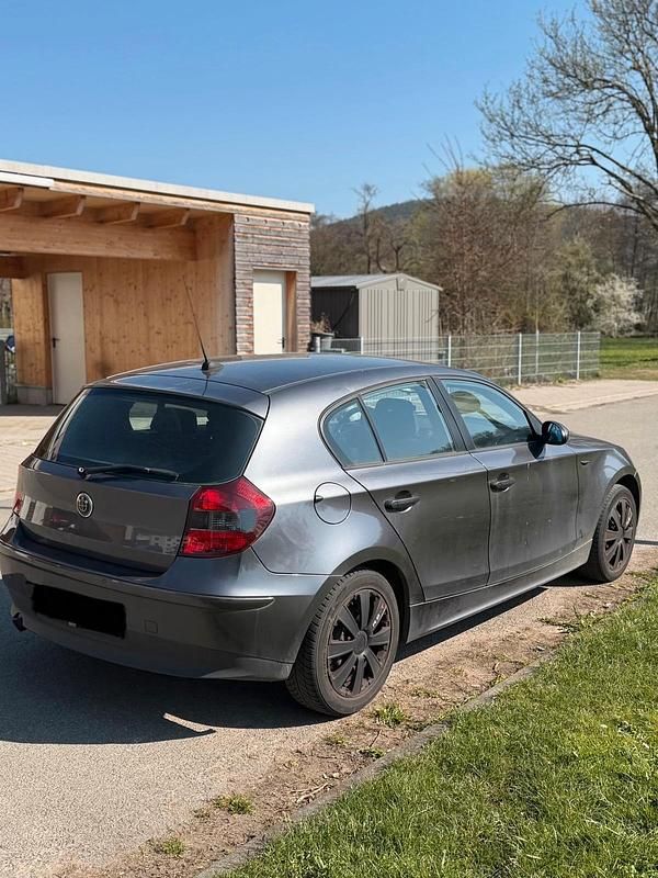 Gebraucht BMW 118 125 PS (91 kW) 2005 Grau Kleinwagen