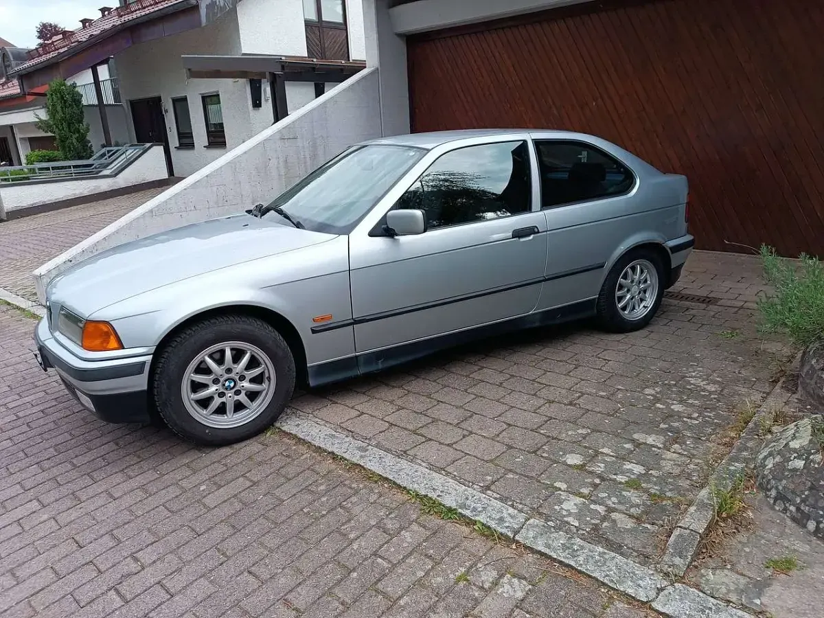 Gebraucht BMW 316 102 PS (75 kW) 1996 Silber Coupé
