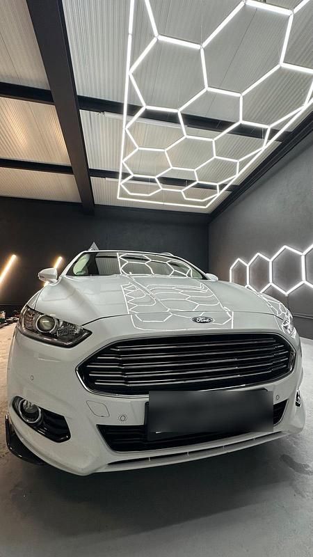 Gebraucht Ford Mondeo 150 PS (110 kW) 2015 Weiß Kombi