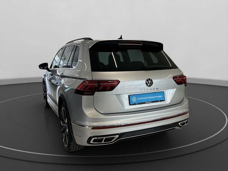 Gebraucht VW Tiguan R-line 150 PS (110 kW) 2024 Silber SUV