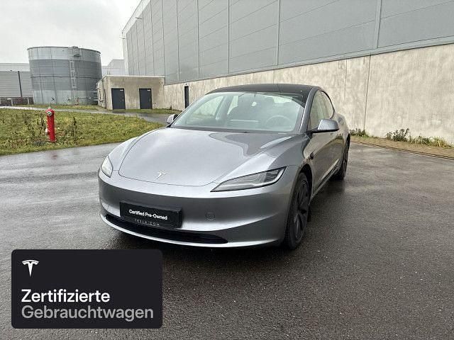 Silber Gebraucht 2024 Tesla Model 3 Long Range AWD Limousine | 43.400 € (Fairer Preis) - Bild 1/4