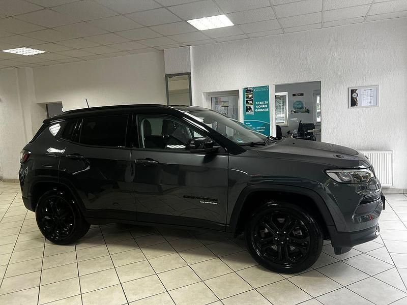 Blau Gebraucht 2022 Jeep Compass SUV | 26.999 € - Bild 1/4