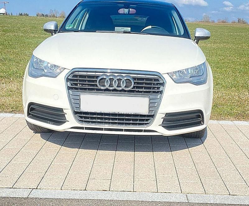 Gebraucht Audi A1 Attraction 86 PS (63 kW) 2011 Weiß Kleinwagen