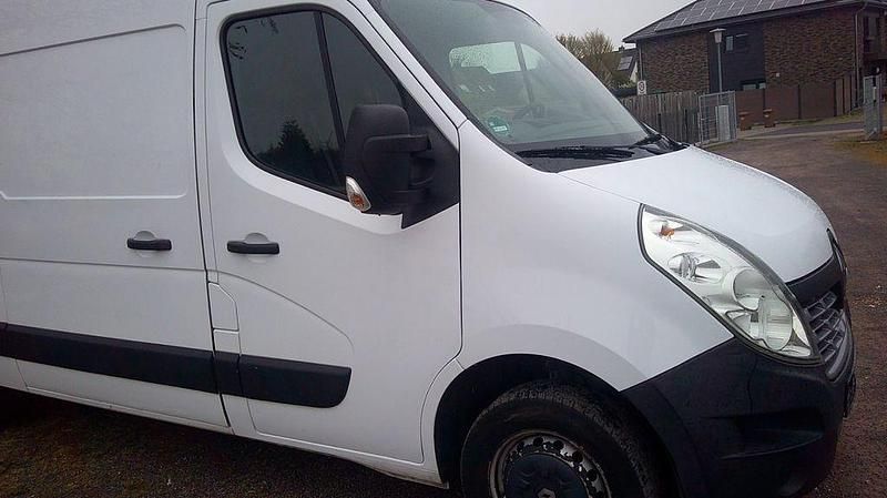 Second-hand Renault Master 110 CP (80 kW) 2019 Alb Pickup