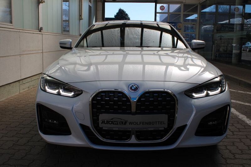 Weiß Gebraucht 2022 BMW 420 M Sport Coupé | 35.990 € (Fairer Preis) - Bild 1/4