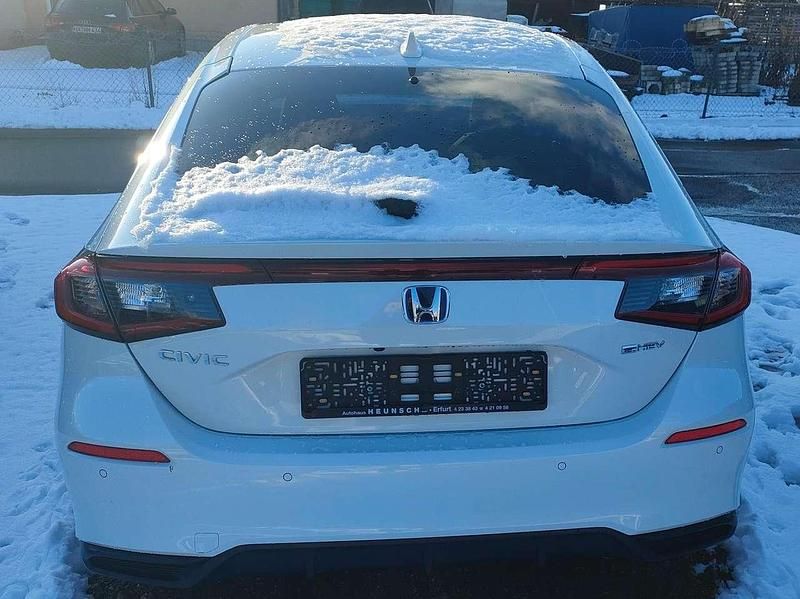 Gebraucht Honda Civic Elegance 143 PS (105 kW) 2024 Weiß Limousine
