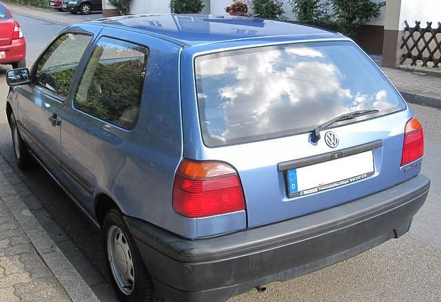 Brugt VW Golf III 60 HK (44 kW) 1992 Blå Hatchback