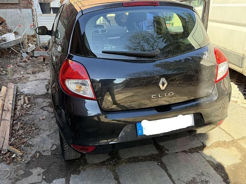 Gebraucht Renault Clio II 101 PS (74 kW) 2009 Schwarz Kleinwagen
