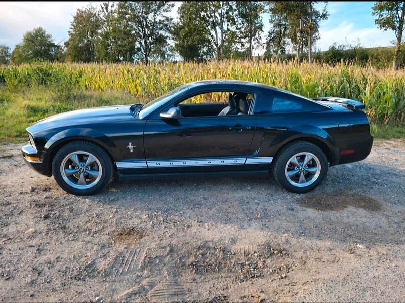 Gebraucht Ford Mustang Premium 205 PS (150 kW) 2006 Schwarz Coupé