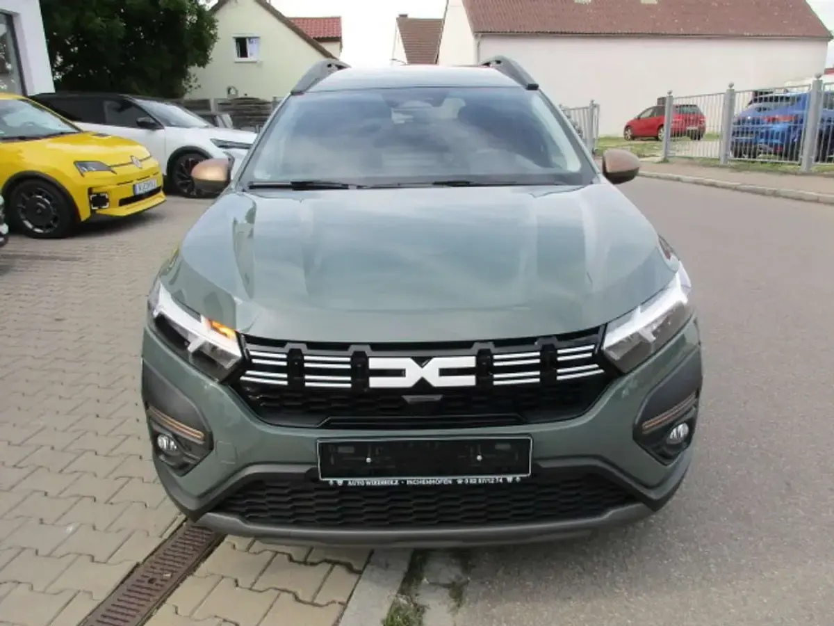 Gebraucht Dacia Jogger Extreme 110 PS (80 kW) 2024 Safari grüngrau Van / Kleinbus