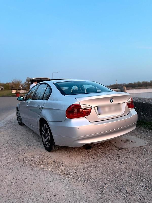 Gebraucht BMW 320 163 PS (119 kW) 2006 Limousine